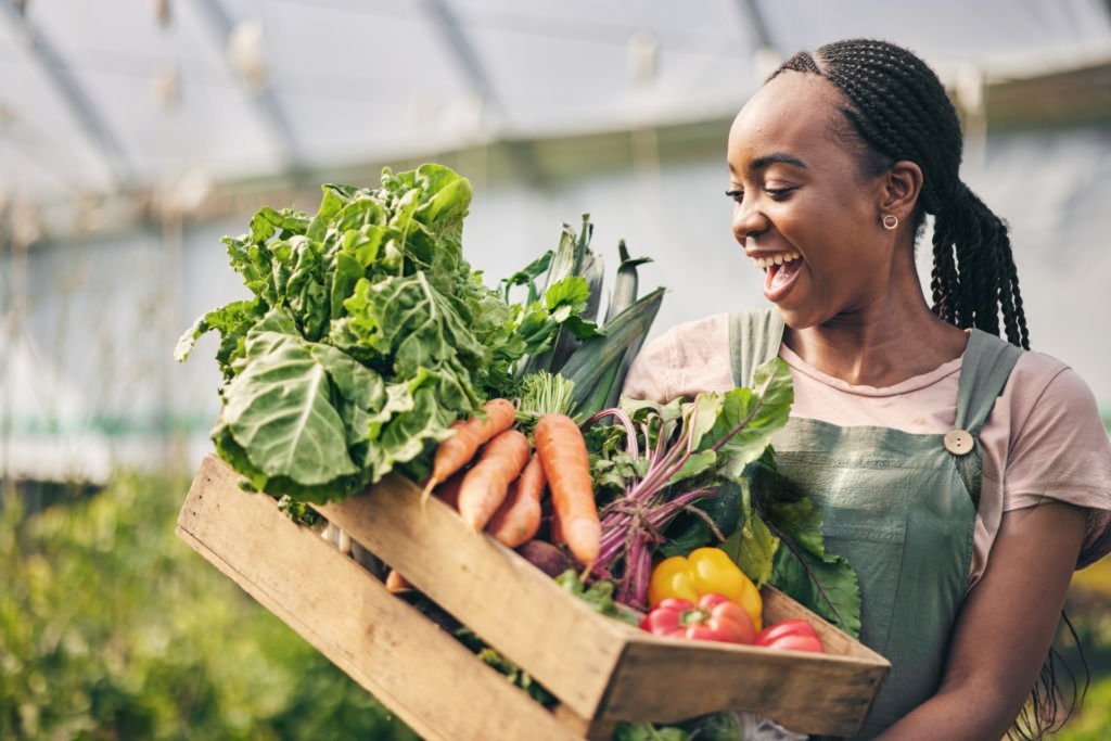 Agriculteur dans une serre